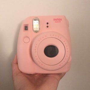 pink polaroid camera 💗